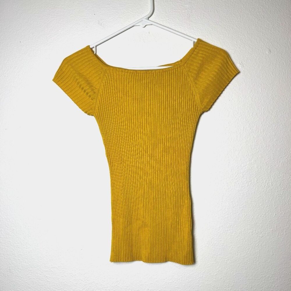 Ambiance Womens M Yellow Ribbed Knit Stretch Short Sleeve Top Fitted